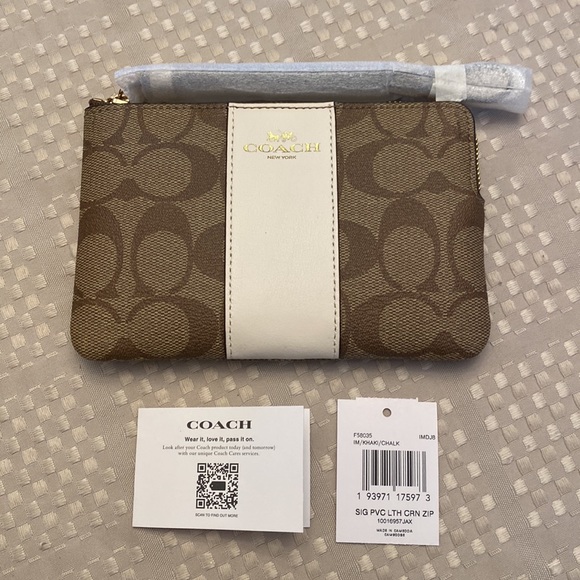 Coach wristlet NWT never used! Light khaki/chalk/gold - Picture 2 of 3